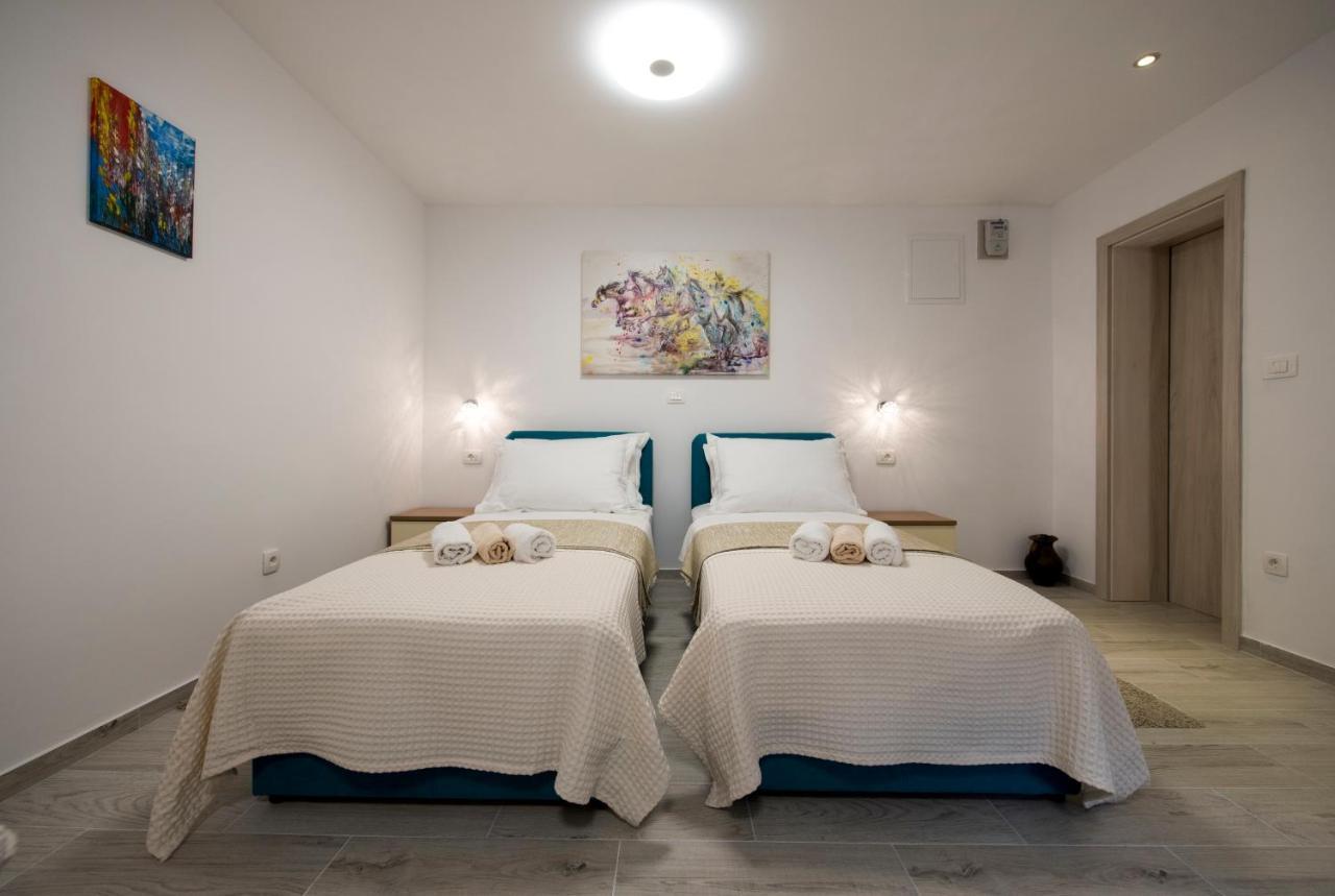 Apartments Maraton Split Extérieur photo